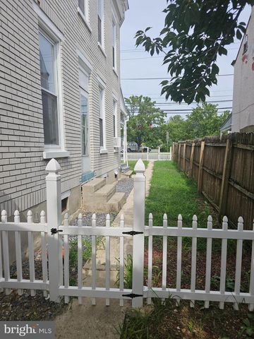2006 KUTZTOWN RD, Reading, PA 19605