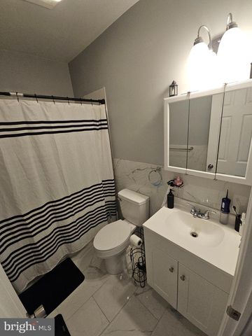 2006 KUTZTOWN RD, Reading, PA 19605