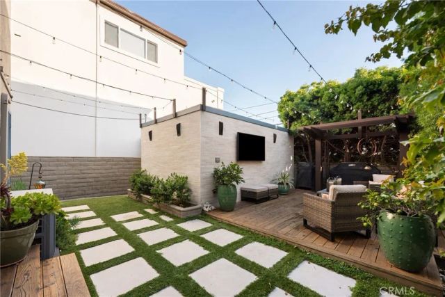 330 28th, Hermosa Beach, CA 90254