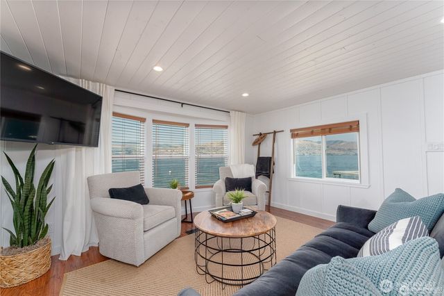 43 & 49 Gold Coast Lane, Chelan, WA 98816