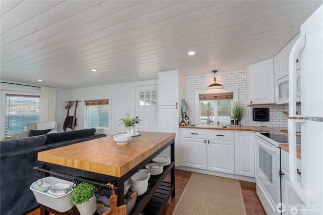 43 & 49 Gold Coast Lane, Chelan, WA 98816