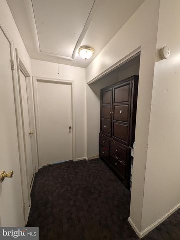 60 FARMHOUSE RD, Sicklerville, NJ 08081