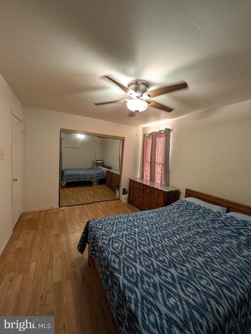 60 FARMHOUSE RD, Sicklerville, NJ 08081