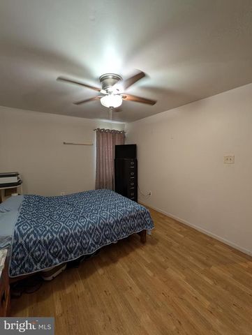 60 FARMHOUSE RD, Sicklerville, NJ 08081
