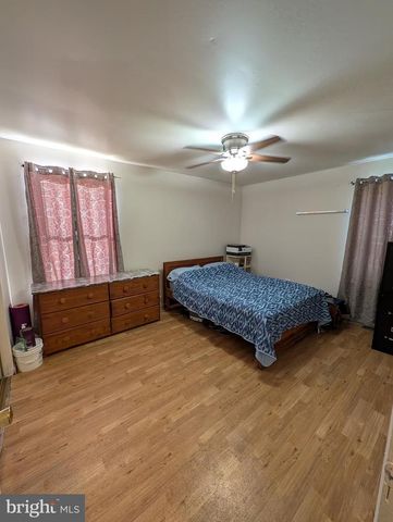 60 FARMHOUSE RD, Sicklerville, NJ 08081