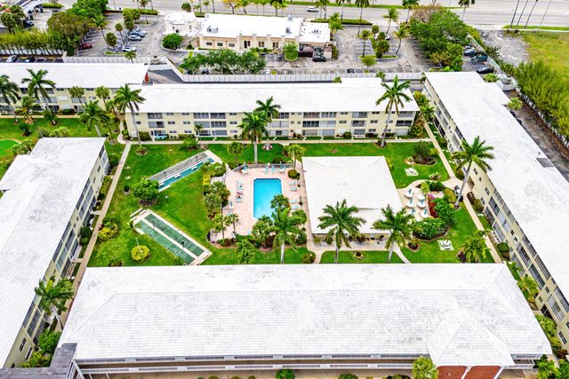 1951 NE 39th Street 131, Lighthouse Point, FL 33064