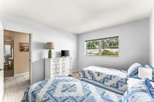 1951 NE 39th Street 131, Lighthouse Point, FL 33064
