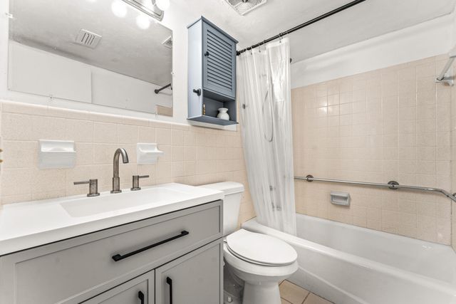 1951 NE 39th Street 131, Lighthouse Point, FL 33064