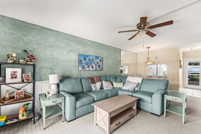 1951 NE 39th Street 131, Lighthouse Point, FL 33064