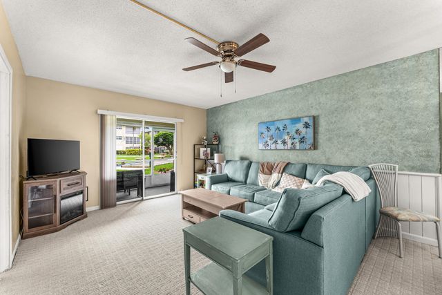 1951 NE 39th Street 131, Lighthouse Point, FL 33064