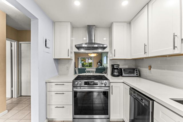 1951 NE 39th Street 131, Lighthouse Point, FL 33064