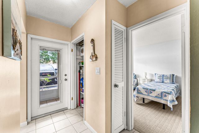 1951 NE 39th Street 131, Lighthouse Point, FL 33064