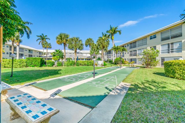 1951 NE 39th Street 131, Lighthouse Point, FL 33064