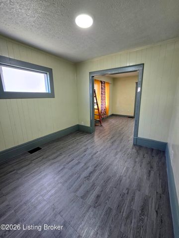 822 S 42nd St, Louisville, KY 40211