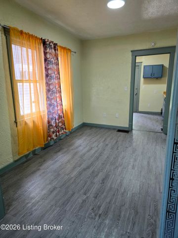 822 S 42nd St, Louisville, KY 40211