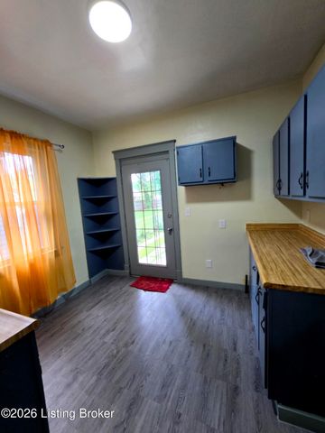 822 S 42nd St, Louisville, KY 40211
