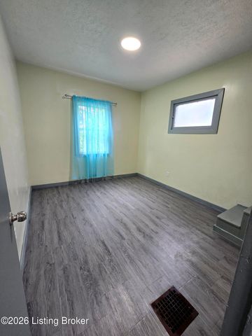 822 S 42nd St, Louisville, KY 40211