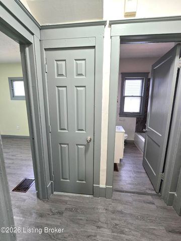 822 S 42nd St, Louisville, KY 40211
