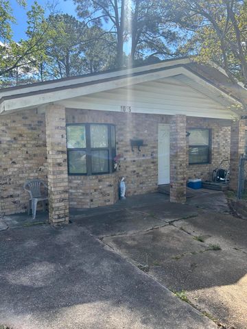 1015 Anderson Drive, Leesville, LA 71446