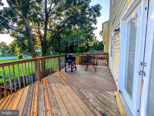 820 HOLLY DR, La Plata, MD 20646