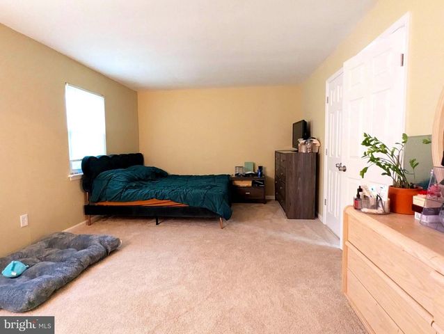 820 HOLLY DR, La Plata, MD 20646