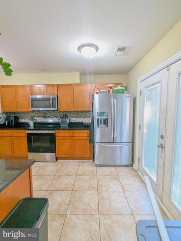 820 HOLLY DR, La Plata, MD 20646