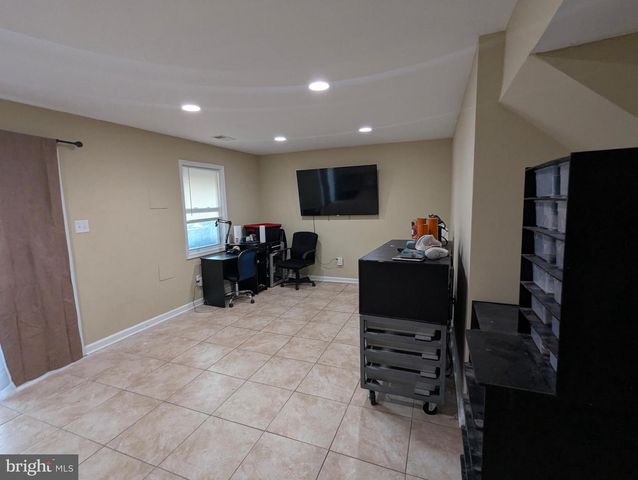 820 HOLLY DR, La Plata, MD 20646