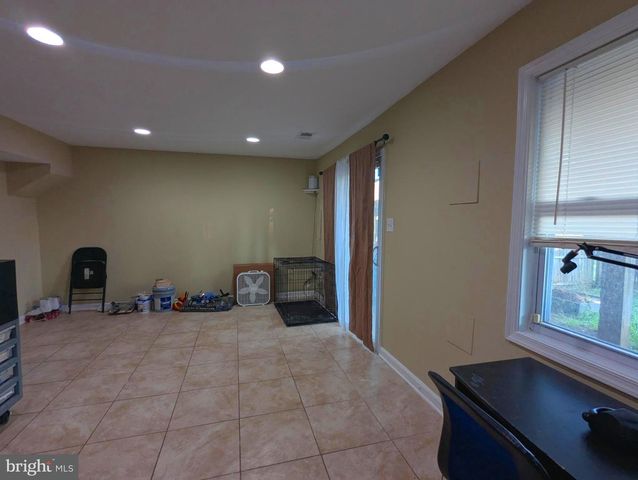 820 HOLLY DR, La Plata, MD 20646