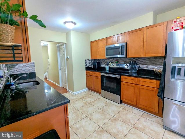 820 HOLLY DR, La Plata, MD 20646