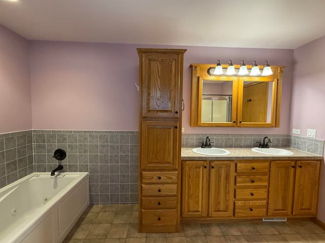 1107 Freeman Street, Charles City, IA 50616