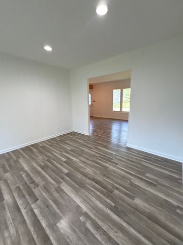 1445 Nottingham Lane, Hoffman Estates, IL 60169