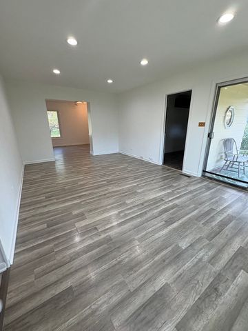 1445 Nottingham Lane, Hoffman Estates, IL 60169