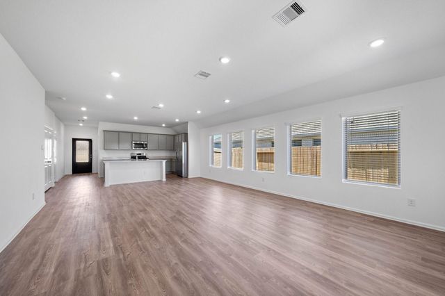 5010 Lavaridge Drive, Rosenberg, TX 77469