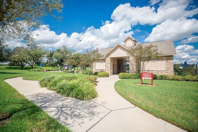 5010 Lavaridge Drive, Rosenberg, TX 77469