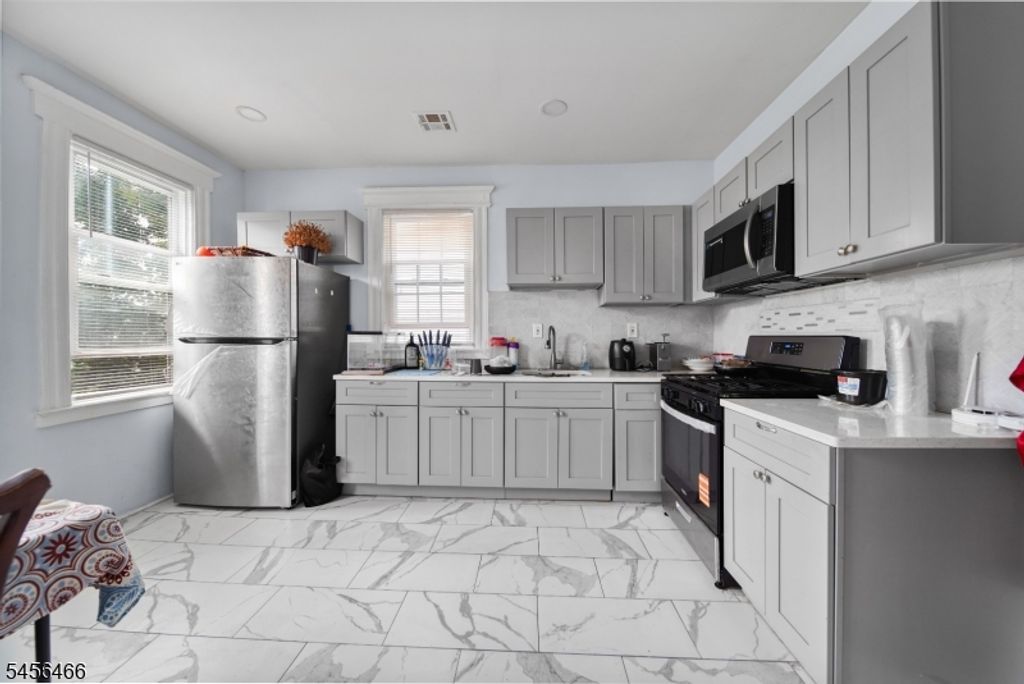 18 Eliis Ave, Irvington Twp., NJ 07111 — photo 3