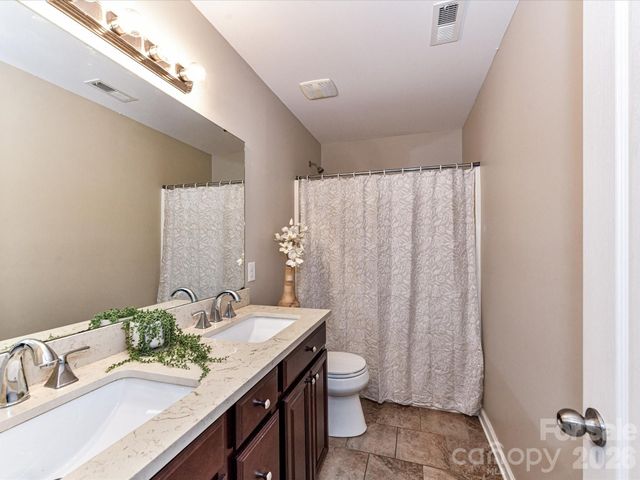 1201 Mountain Laurel Court, Matthews, NC 28104