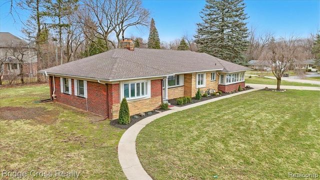 95 Hillsdale Road, Bloomfield Hills, MI 48302