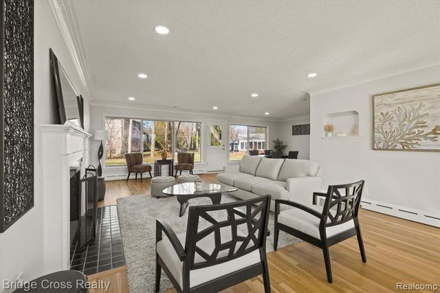 95 Hillsdale Road, Bloomfield Hills, MI 48302