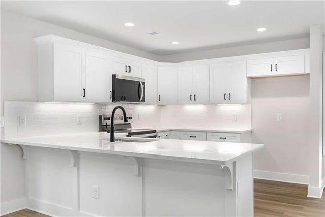 6035 Lakeside Court, Gainesville, GA 30506