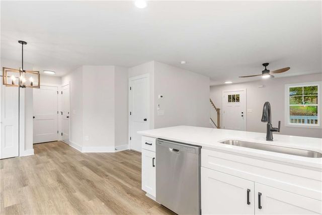 6035 Lakeside Court, Gainesville, GA 30506