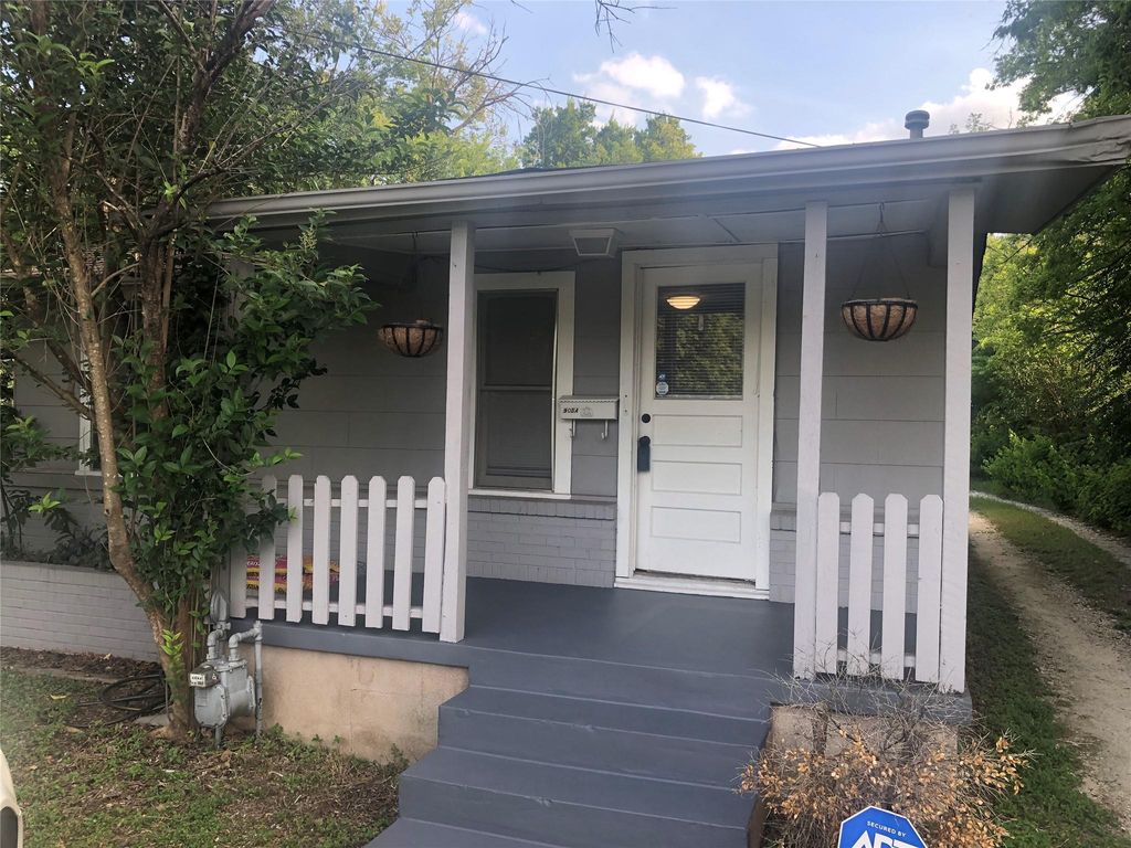 905 Taulbee LN A, Austin, TX 78757