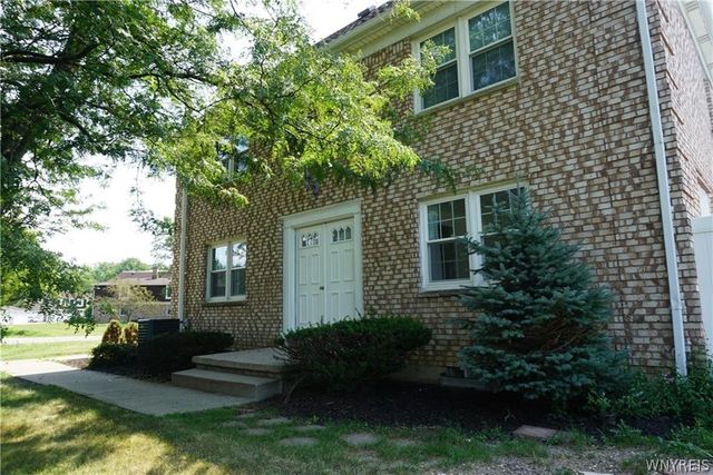 90 Carriage Drive 8, Orchard Park, NY 14127