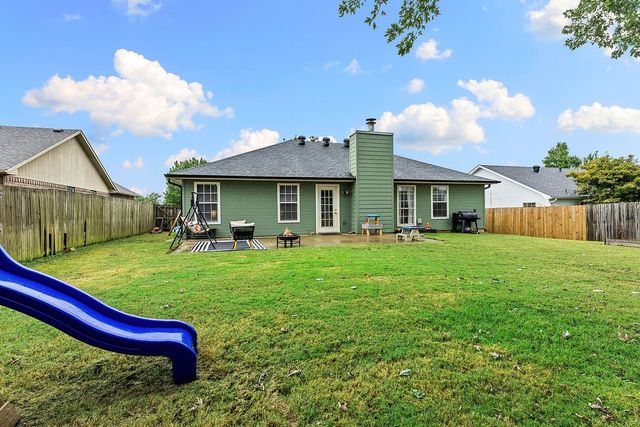 1611 S Beth Drive, Rogers, AR 72758