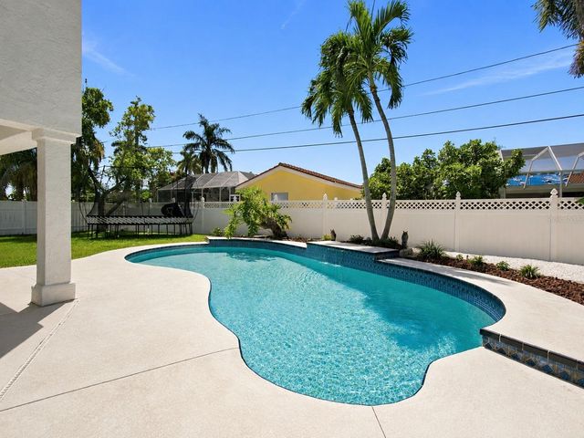 112 16TH STREET, Belleair Beach, FL 33786