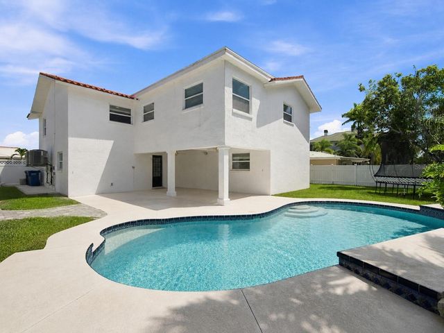 112 16TH STREET, Belleair Beach, FL 33786