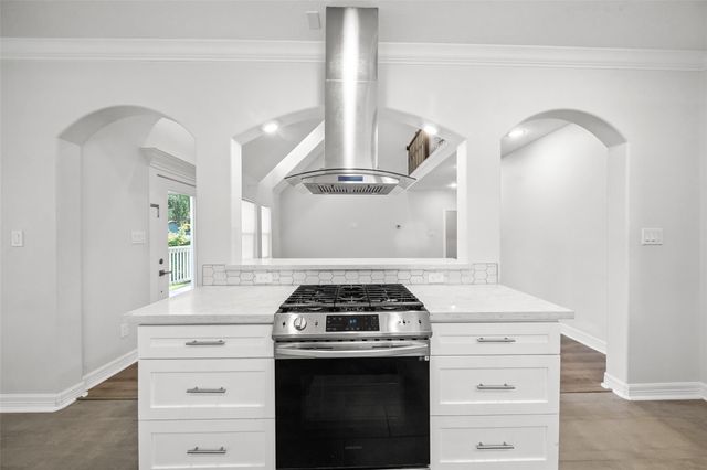 3204 Mckinney Drive, La Marque, TX 77568