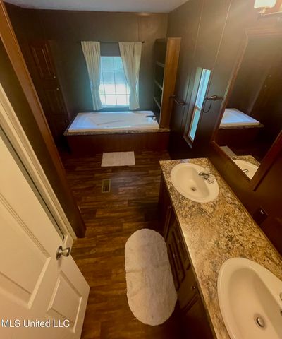 43 White Oak Drive, Natchez, MS 39120