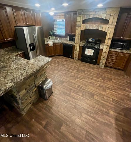 43 White Oak Drive, Natchez, MS 39120