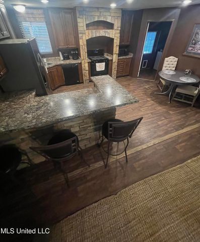 43 White Oak Drive, Natchez, MS 39120