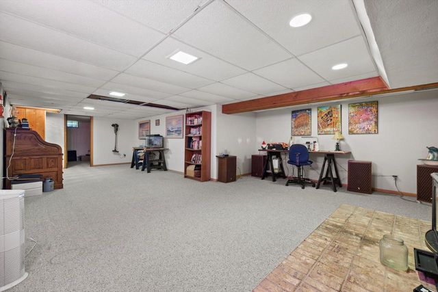 N9162 Woodridge COURT, East Troy, WI 53120